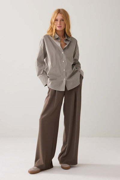 SUMMUM SHIRT CLASSIC CRISP COTTON PINSTRIPE WITH BUTTERFLY PRINT BACK 2s3347-655
