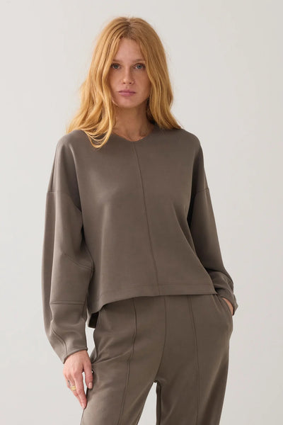 SUMMUM TOP BOXFIT JERSEY SCUBA ROUNDED SLEEVE WITH SEAM DETAIL 3s5200-655