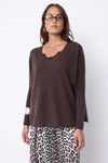 NOTSHY SWEATER CASHMERE V NECK RIB SLEEVE SIDE SLITS 4704001C FAUSTINE CHOCOLATE