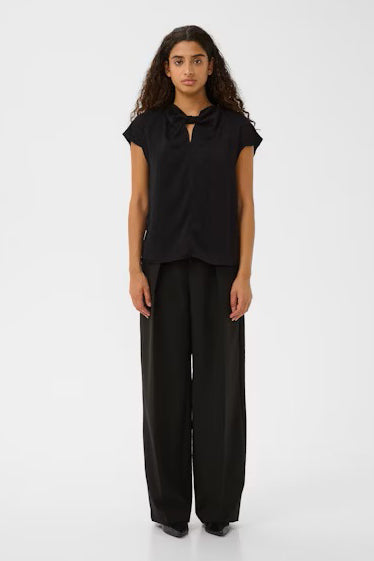 INWEAR TOP SILKY CAP SLEEVE TWIST NECK KEYHOLE BACK & BUTTON 30112043/194008 DANNI