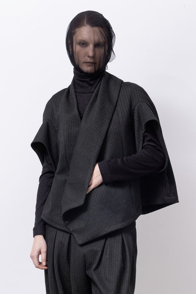 LOTUS EATERS CAPE WITH SHORT SLEEVES ASYMETRIC LAPEL 27/RENAK